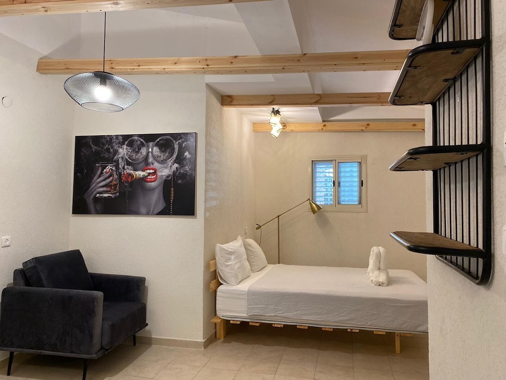 Romantic Room, 1 Queen Bed, Ground Floor photo 1