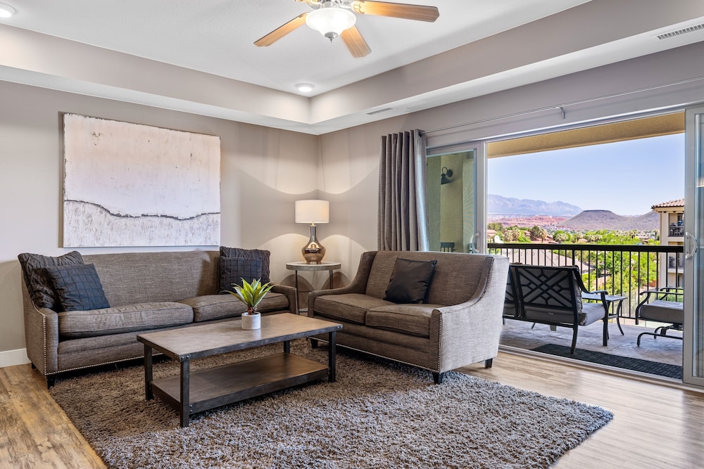 Condo, 3 Bedrooms