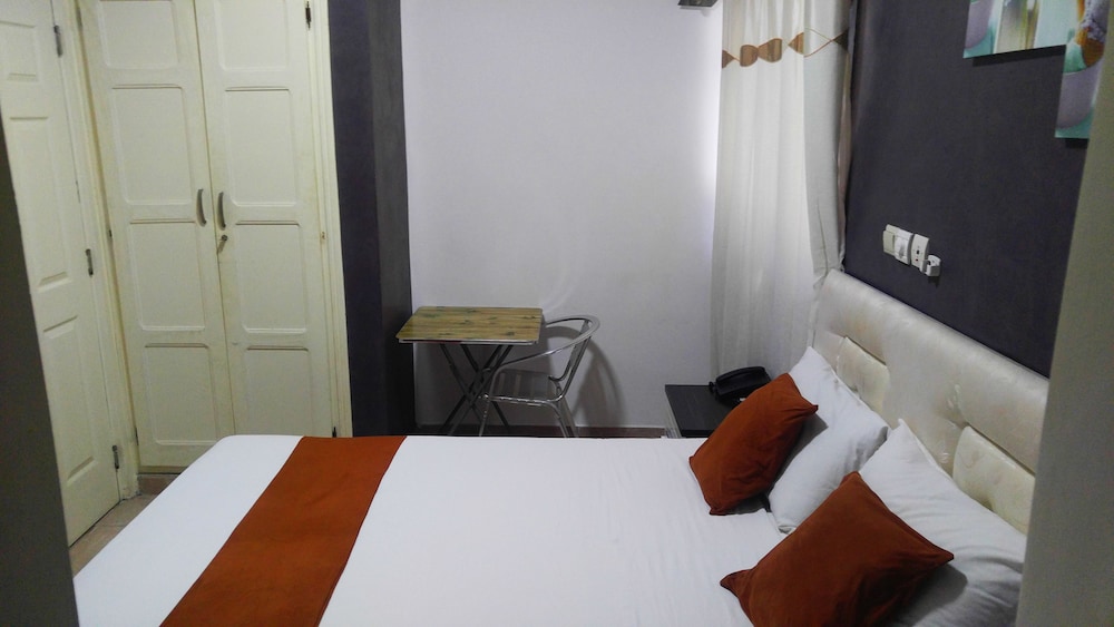 Standard Double Room - Photo 3