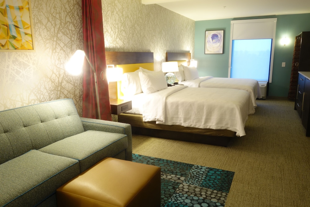 Studio, 2 Queen Beds, Accessible (Roll-In Shower, Mobility & Hearing) photo 3