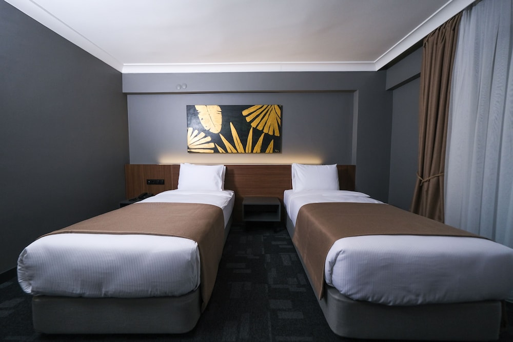 Standard Double or Twin Room - Photo 2