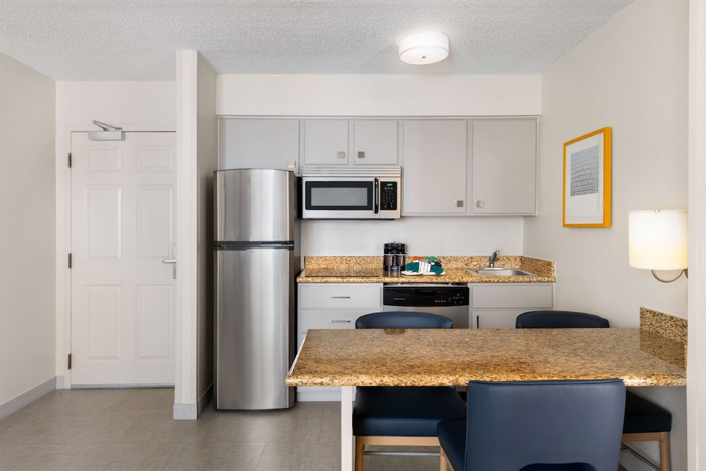 Suite, 2 Bedrooms photo 2