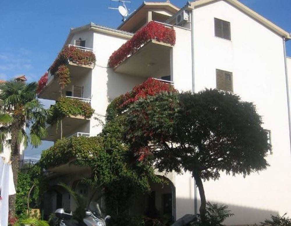 Apartment (Biserka - 50 m from beach - A5(4)) photo 2