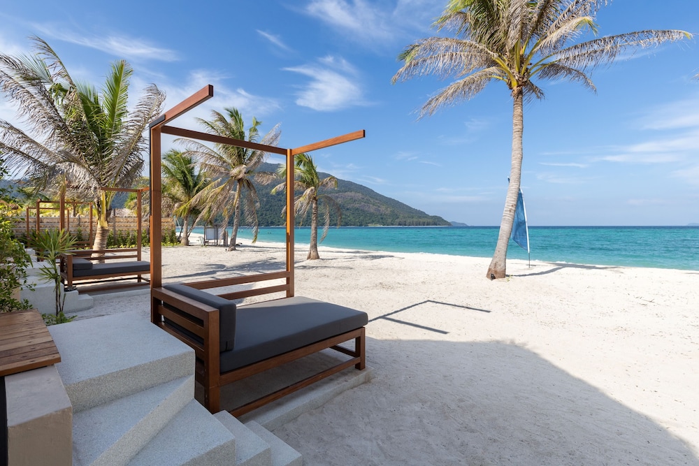 Sun Beachfront Pool Villa - Photo 11