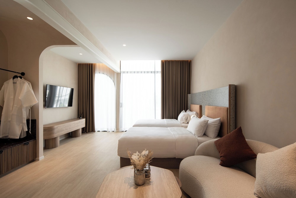 Superior Double Room, Pool View photo 1