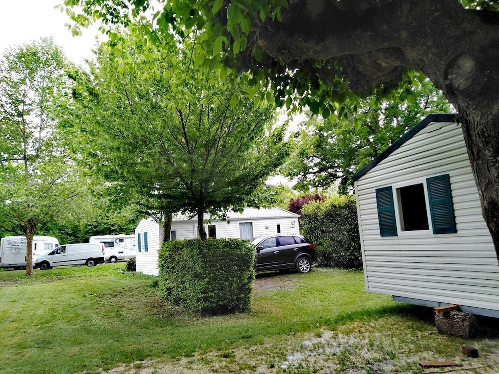 Mobile Home, 2 Bedrooms photo 2