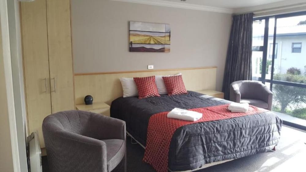 One Bedroom Unit photo 1