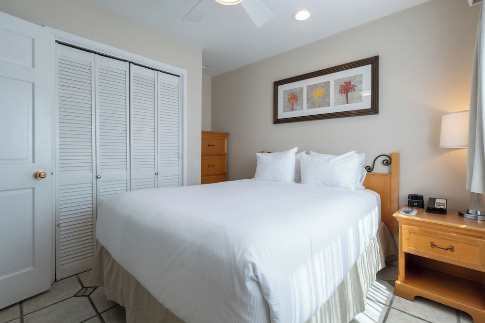 Studio Suite, Non Smoking, Ocean View photo 1