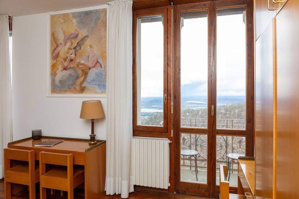 Elite Double or Twin Room, Lake View photo 2