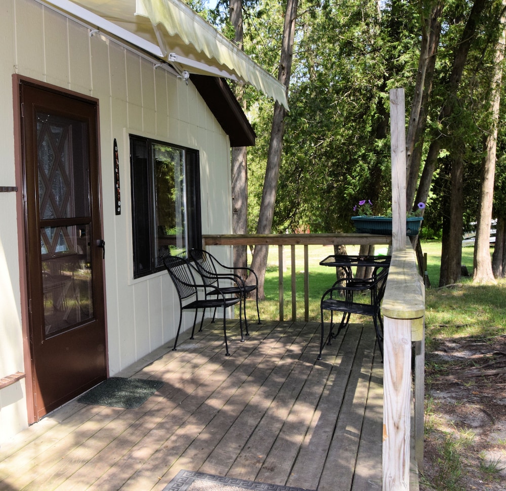 Cabin 1 photo 2