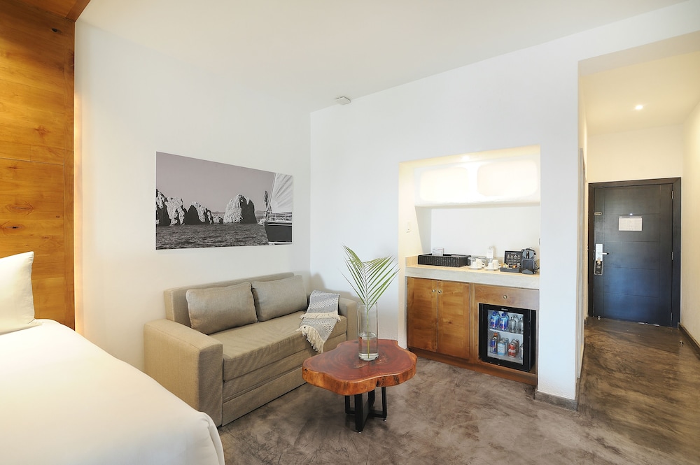 Superior Room, 1 Queen Bed - Photo 4