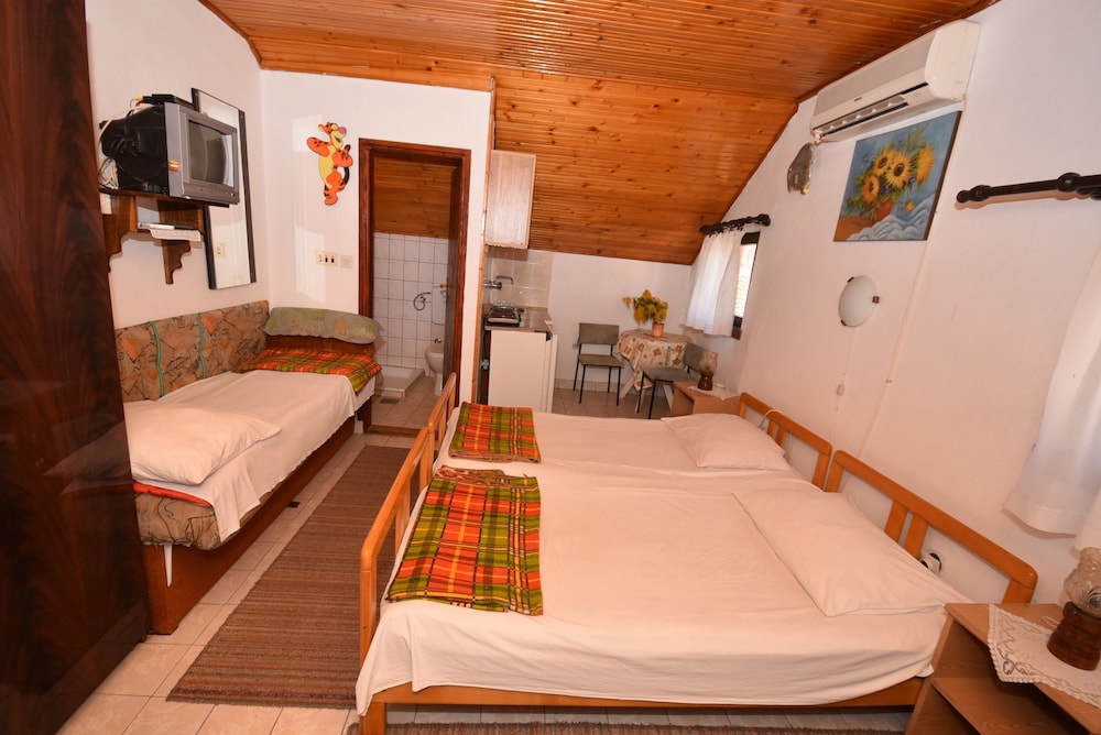 Studio Apartment with Sea View (4 People) photo 2