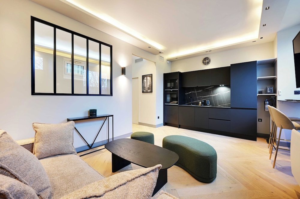 Apartment photo 2