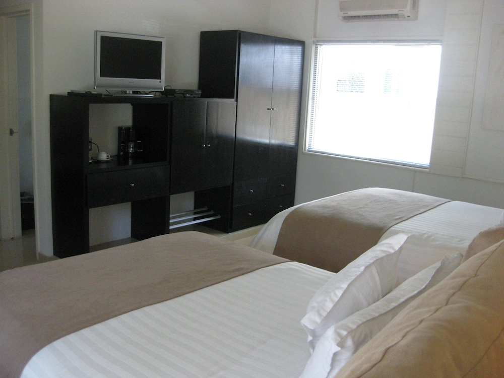 Two Double Beds with Buffet Breakfast, Spa Access and Daily Massage for Couples - Photo 3
