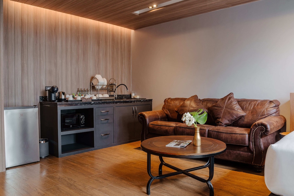 Family & Friends Duplex - Photo 9