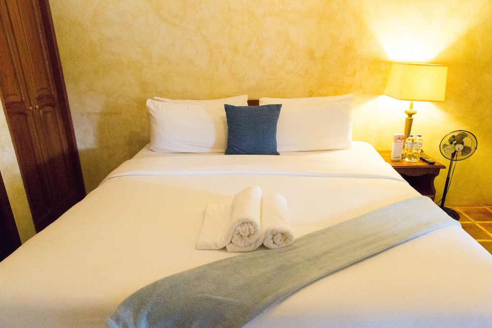 Deluxe Double Room, 1 King Bed photo 2