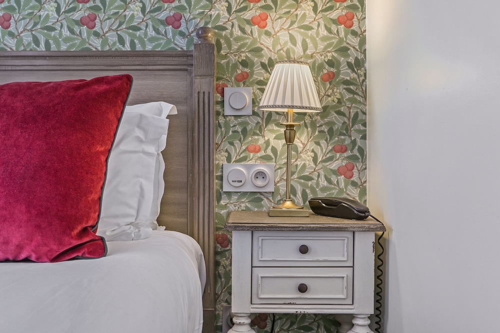 Superior Double or Twin Room photo 3