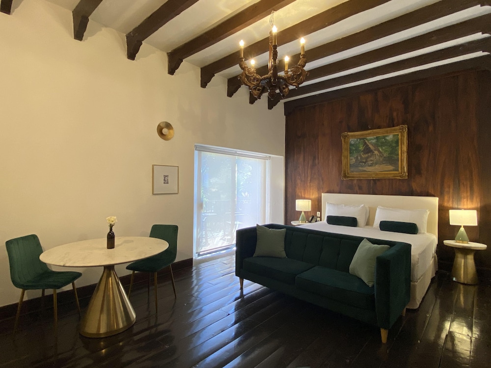 Romantic Suite with a Bathtub - Photo 8
