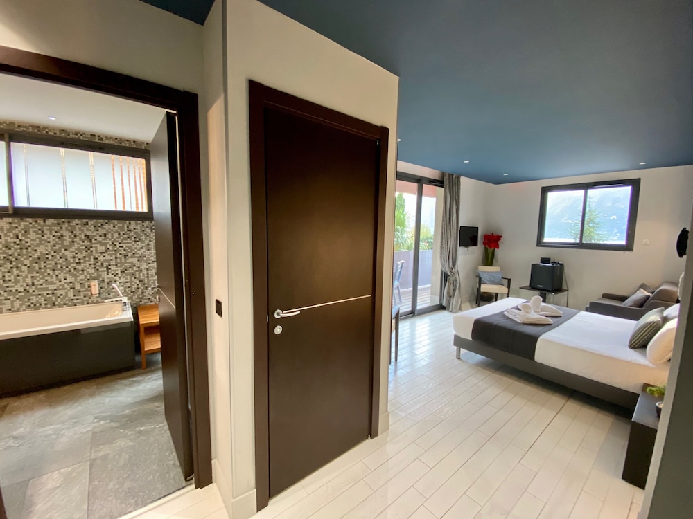 Comfort Double Room, Lake View (balcon, salle de bain et douche) photo 3
