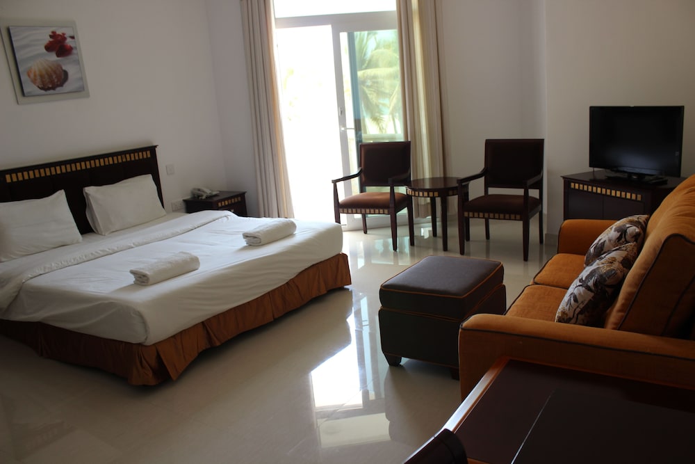 Deluxe Room, 1 King Bed, Sea View photo 1