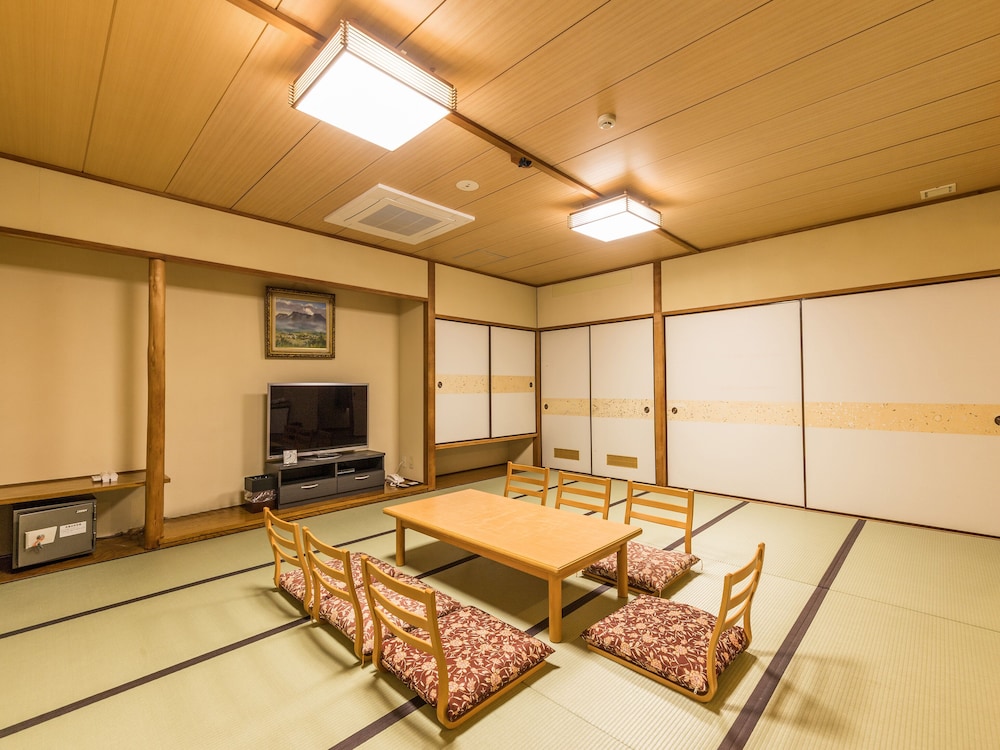 Japanese Room With Shared Washroom- Family
