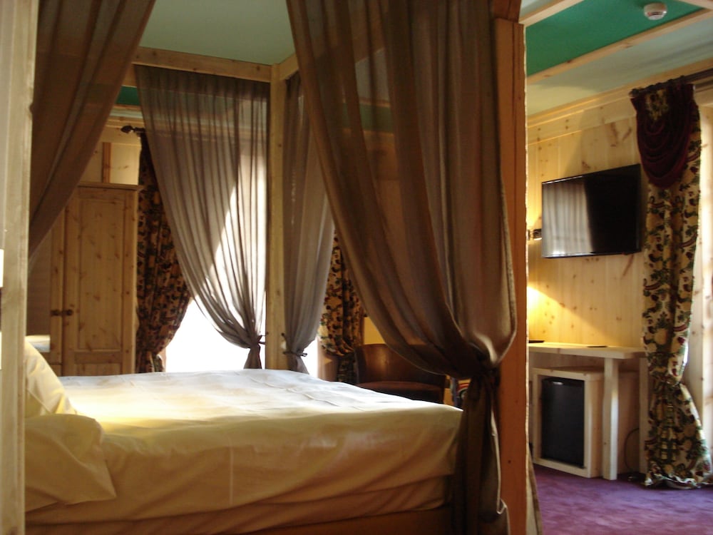 Superior Double or Twin Room photo 2
