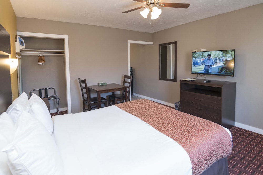 Suite, 1 Queen Bed, Non Smoking