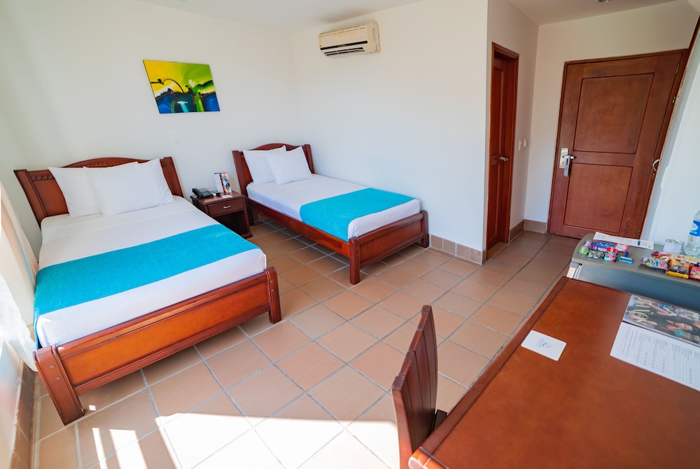 Standard Twin Room - Photo 2