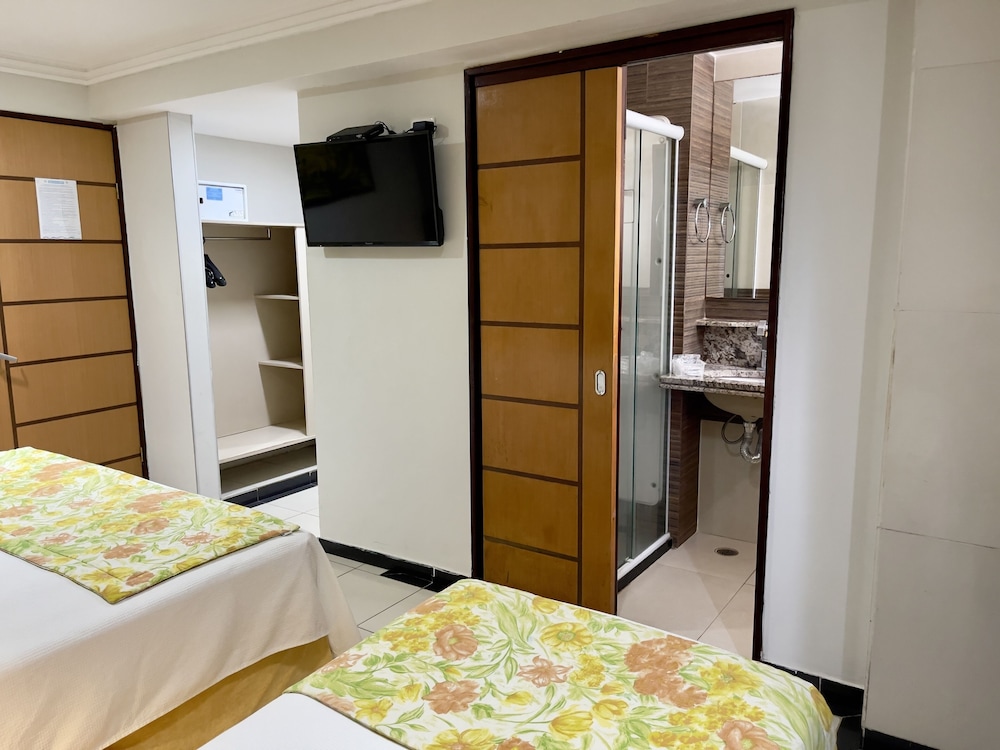 Standard Twin Room - Photo 2