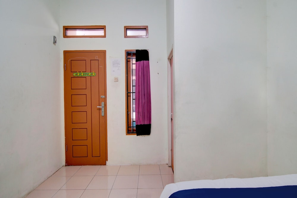 Basic Double Room photo 3