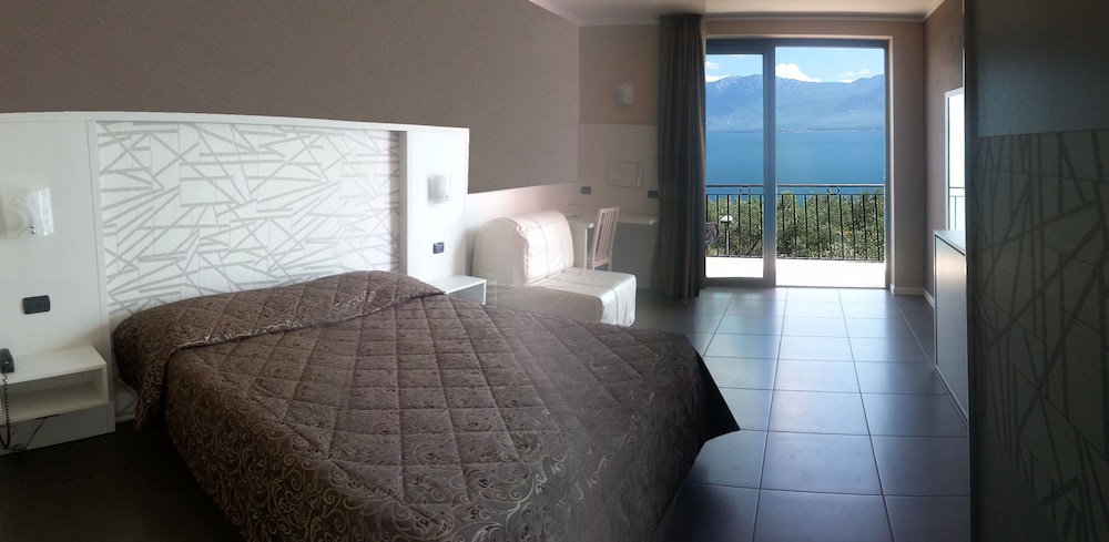 Triple Room, Balcony, Annex Building photo 3