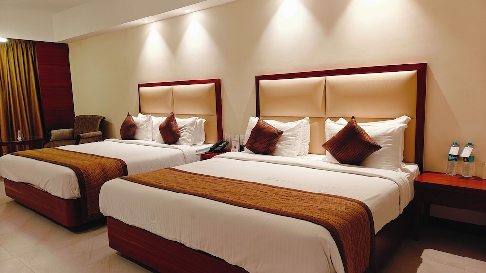 Luxury Suite - Photo 14