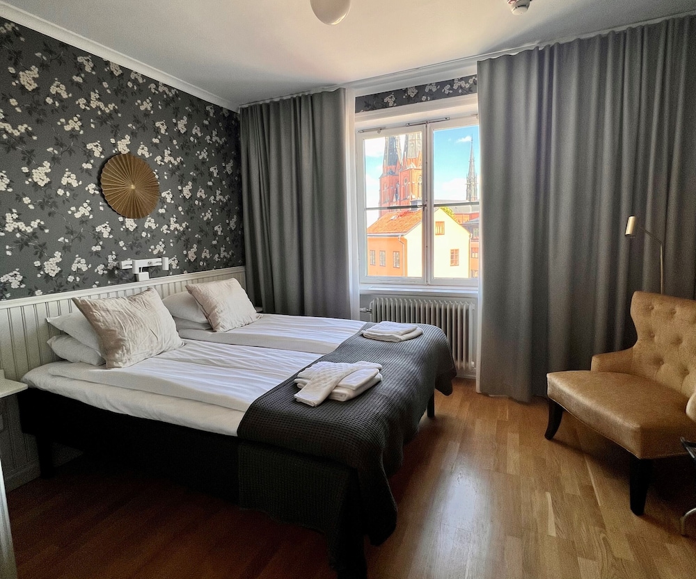 Superior Double Room, 1 Queen Bed, Courtyard View