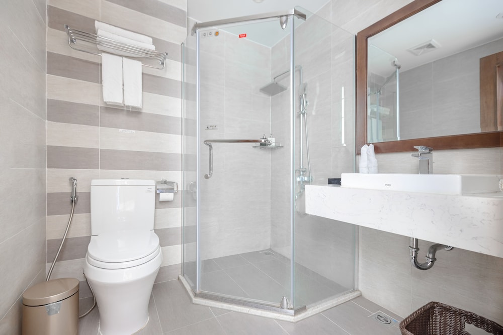 Deluxe Triple Room with Sea View - Photo 4