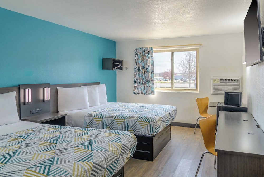 Standard Room, 2 Double Beds, Non Smoking - Photo 3