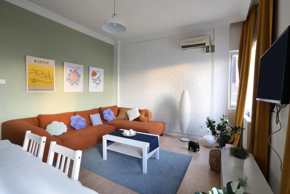 Apartment photo 1