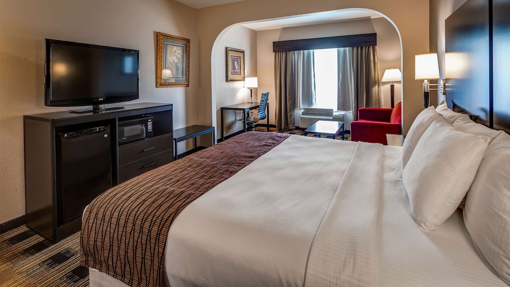 Suite, 1 King Bed, Non Smoking, Refrigerator & Microwave (with Sofabed) - Photo 2