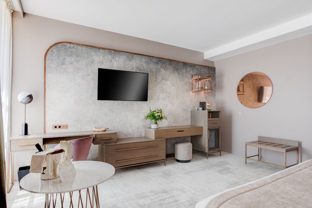 Deluxe Triple Room - Photo 1