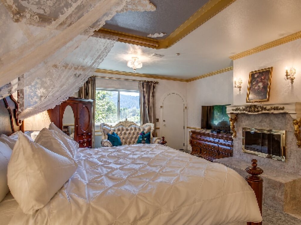Royal Double Room, Ensuite, River View (Palace Suite)