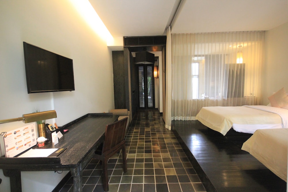 Deluxe Room, 2 Twin Beds, Courtyard View - Photo 4