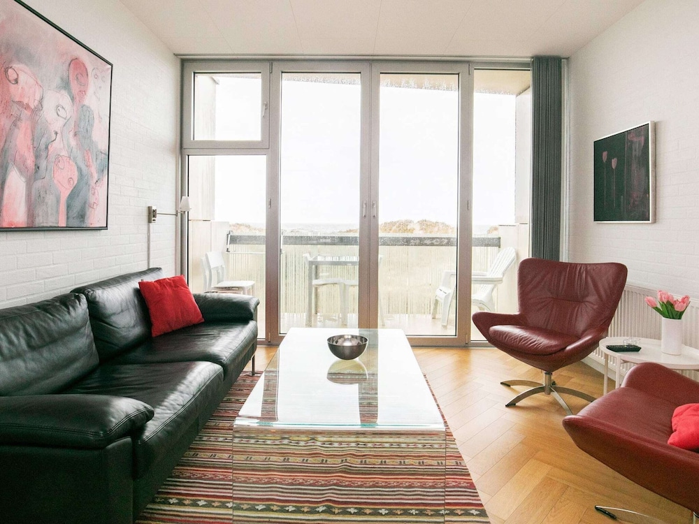 Classic Apartment, 2 Bedrooms photo 3