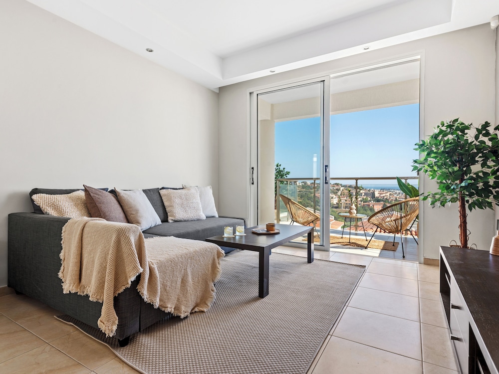 Apartment, 3 Bedrooms, Balcony, Ocean View photo 3
