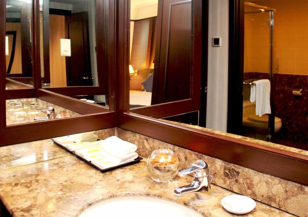 Deluxe Suite - Photo 3
