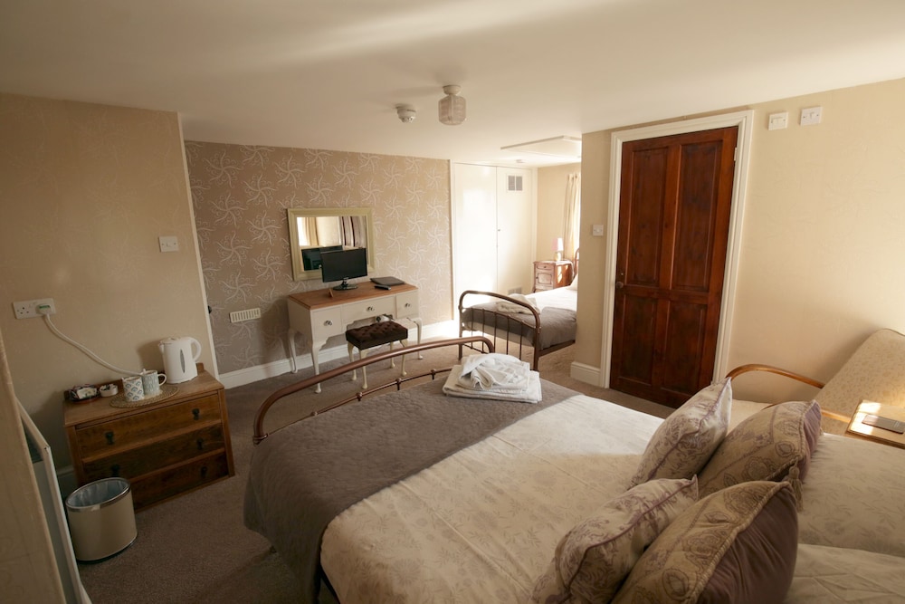 Family Triple Room, Ensuite, Garden View photo 1