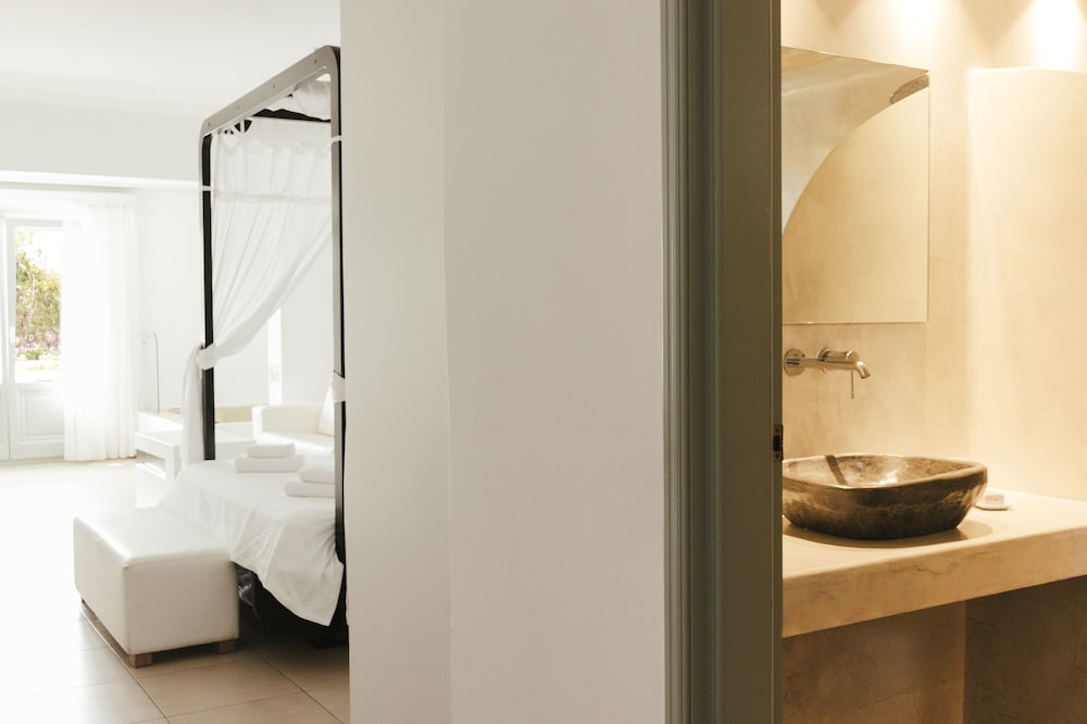 Junior Suite, Hot Tub - Photo 5