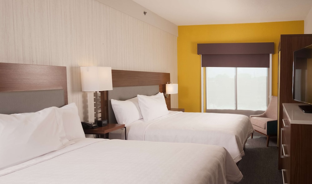 Suite, 2 Queen Beds, Non Smoking - Photo 3