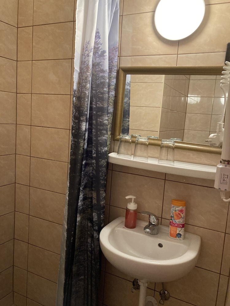 Classic Quadruple Room photo 2