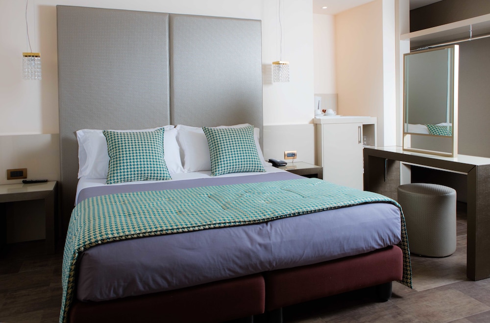 Suite, 1 Bedroom, Terrace, Lake View (1st floor - Platinum)