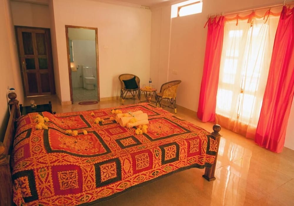 Deluxe Double Room - Photo 9