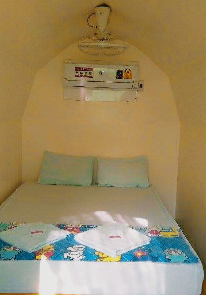 Basic Double Room, Shared Bathroom (Air-Condition)